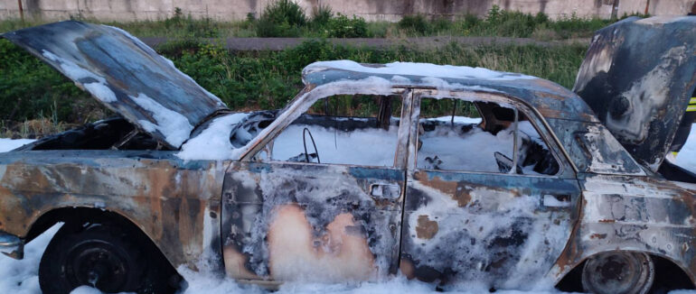 Пожежа трапилася на світанку: у Чопі вогонь знищив ГАЗ 241