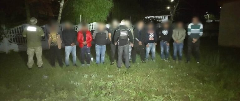 16 чоловіків призовного віку затримали впродовж доби закарпатські прикордонники