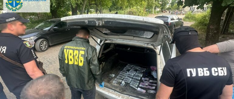 На Рахівщині двох місцевих жителів затримали при спробі переправлення «ухилянтів» до Румунії