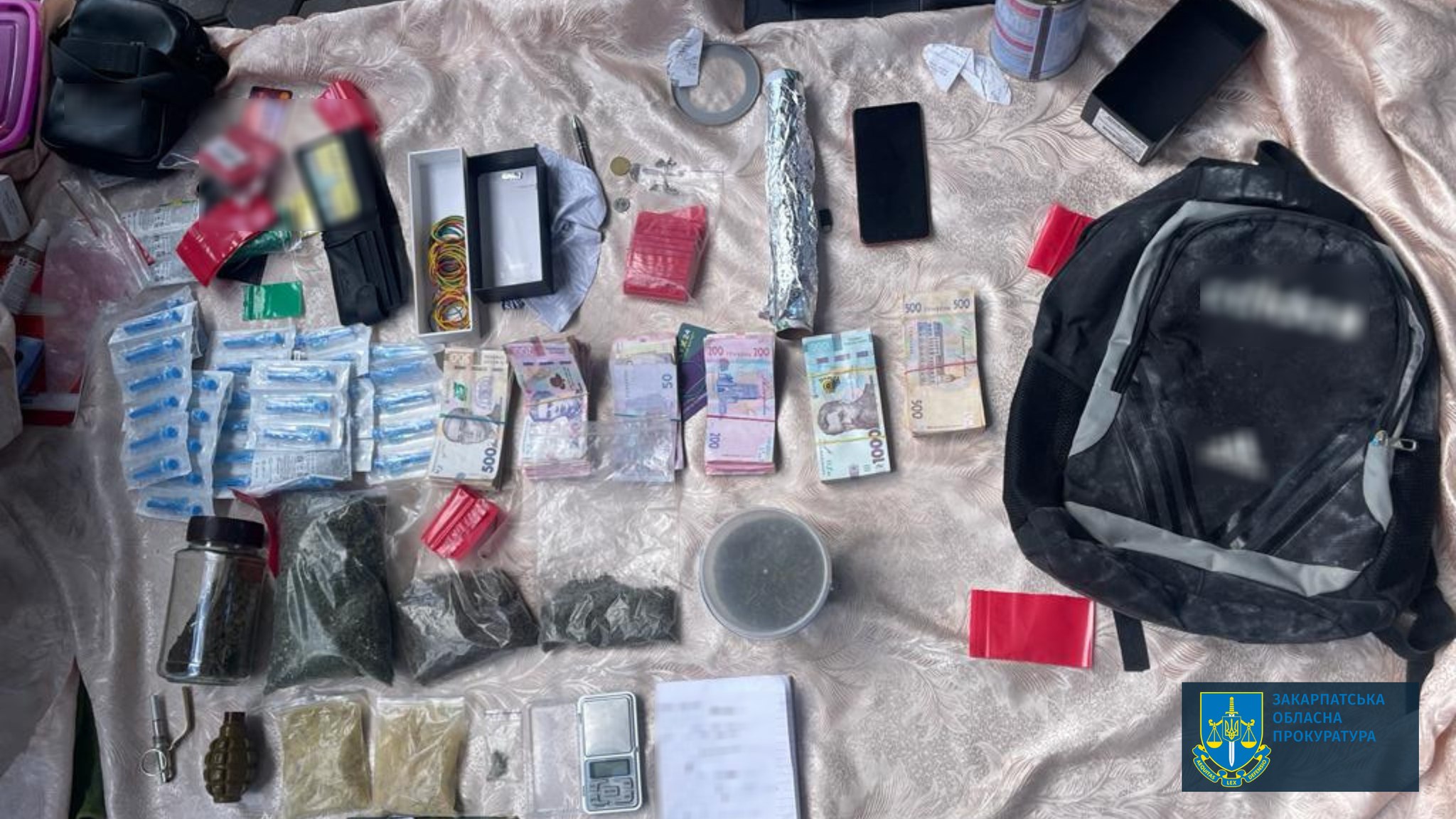 9 років за ґратами: мукачівця засудили за торгівлю метамфетаміном, зберігання великих обсягів наркотиків і психотропів