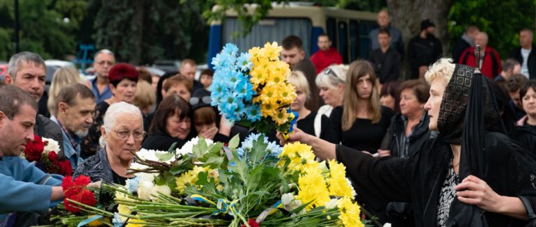 В Ужгороді провели в останню путь солдата Олександра Голубєва