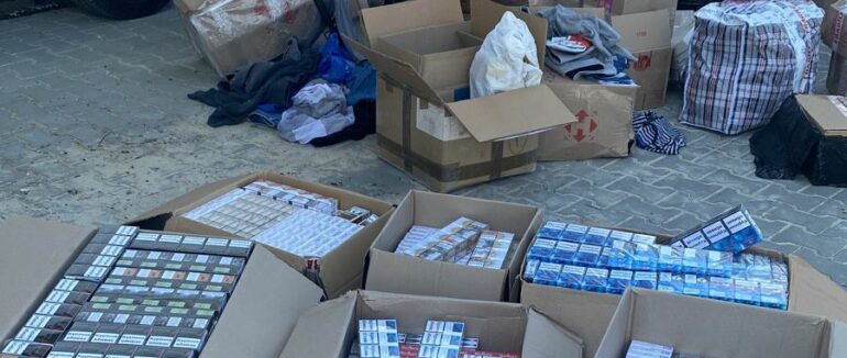 Закарпатські митники та прикордонники завадили контрабандистам доправити майже 3 тисячі пачок сигарети до Великобританії