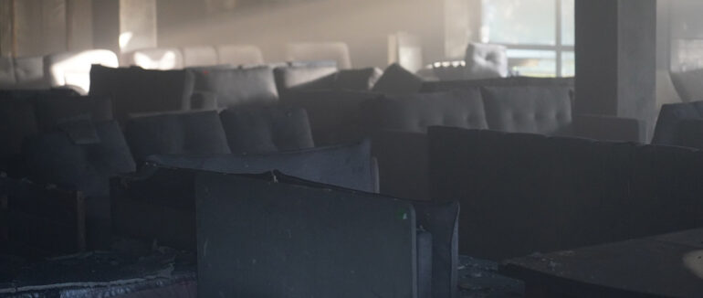 В Ужгороді згорів магазин меблів, знищено 150 кв.м продукції