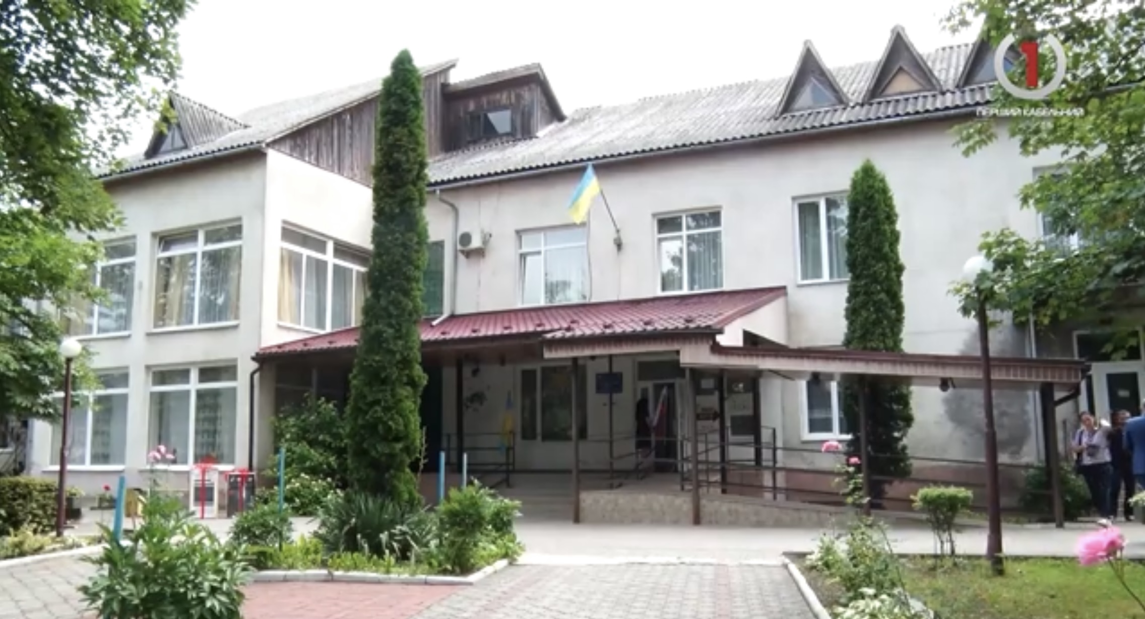 Завітали із подарунками: Словацькі благодійники подбали про діток із Свалявського сиротинця (ВІДЕО)