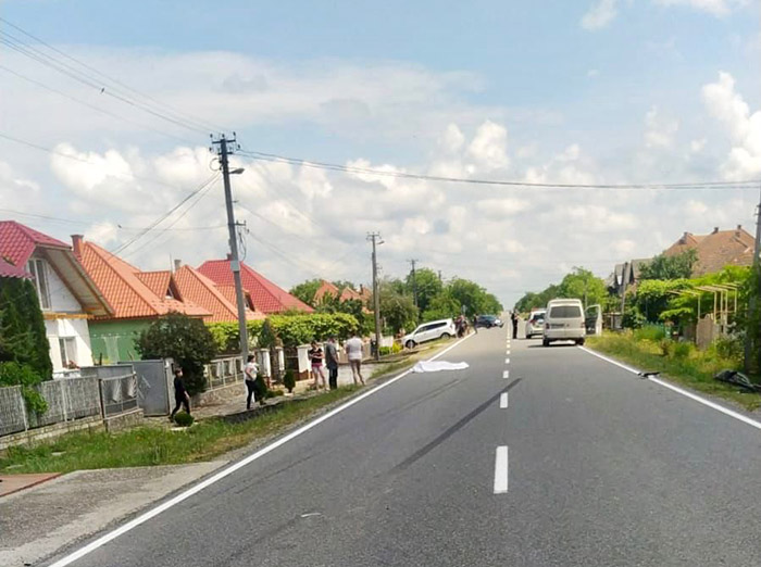 В Ужгородському районі трапилася смертельна ДТП: під колесами автівки загинув велосипедист