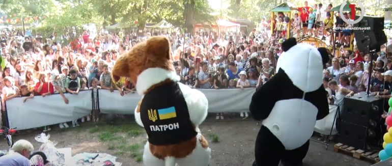 Свято із найсильнішою людиною України та світу: у Виноградові відбувся щорічний захід для дітей (ВІДЕО)