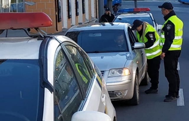 За місяць патрульні Закарпаття оштрафували вже понад 150 непристебнутих водіїв