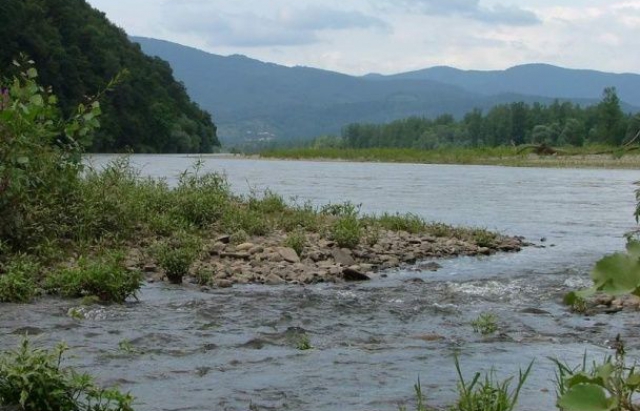 На Берегівщині знайшли два тіла: одне у річці Тиса, інше - у зрошувальному каналі