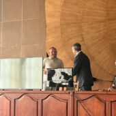 Депутат Тячівської райради Віталій Симодейко отримав відзнаку за значну допомогу українцям та ЗСУ