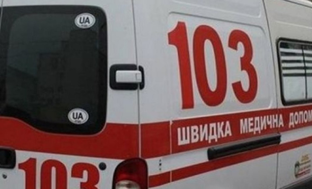 На Рахівщині молода мати народжувала свою шосту дитину на ношах серед гір