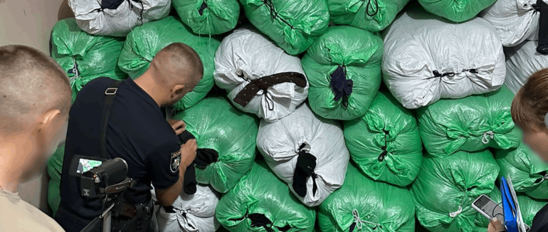 На Закарпатті ліквідували підпільний цех з незаконного пошиття одягу в промислових масштабах відомих українських та закордонних марок