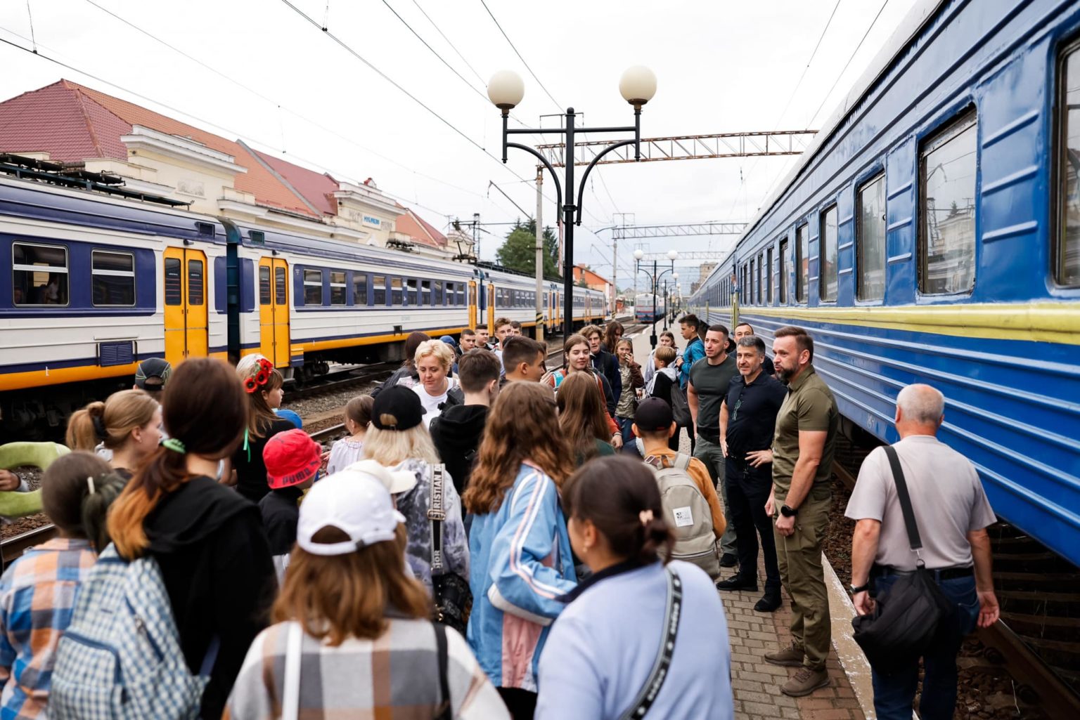 До Закарпаття прибув потяг з дітьми з Херсонщини