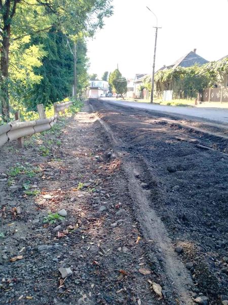 Дорога в ремонті: кого “ощасливлять” дорожники Закарпаття цього разу? (ФОТО)