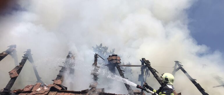 На Берегівщині трапилася пожежа у надвірній споруді