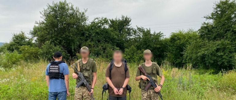 Намагався незаконно перетнути кордон: на Закарпатті прикордонники затримали росіянина