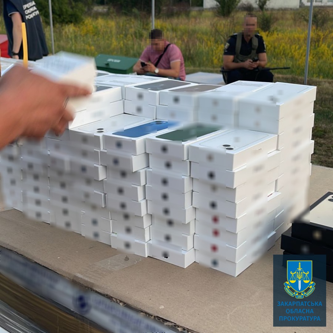 Понад 14 млн грн збитків через незадекларовану техніку: на Закарпатті судитимуть двох митників