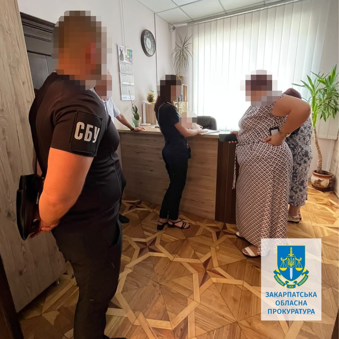 Незаконно нарахували та виплатили премій на понад 900 тис. грн: на Закарпатті повідомлено про підозру працівникам Служби автомобільних доріг