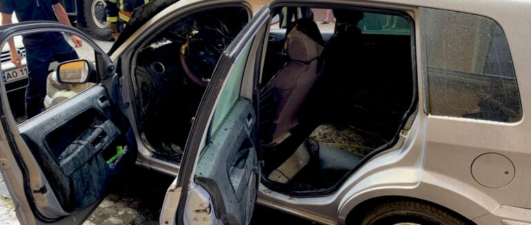 У Мукачеві горів припаркований автомобіль Ford Fusion