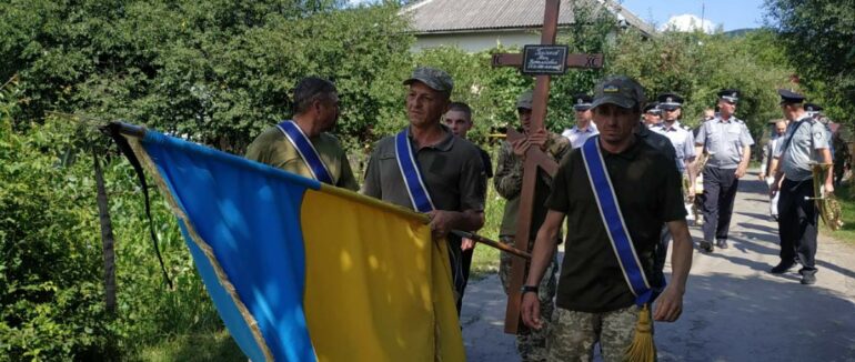 На Мукачівщині попрощалися з полеглим за Україну Іваном Голіковим