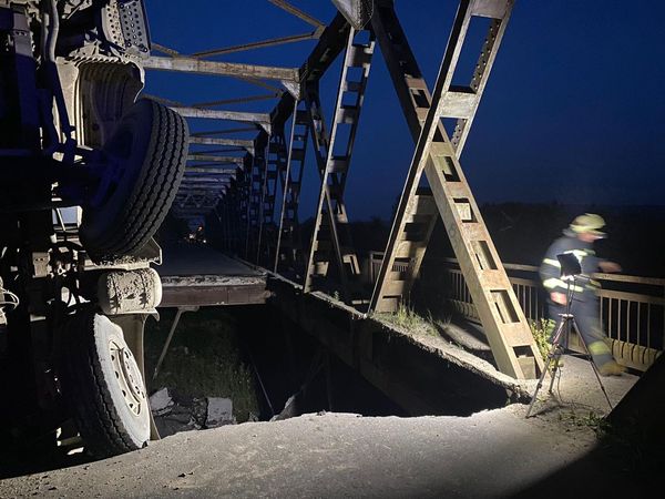 В поліції відкрили кримінальне провадження за фактом обвалу мосту на Тячівщині: травмовано п’ятеро осіб