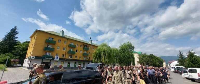 У Сваляві попрощалися із полеглим Героєм України
