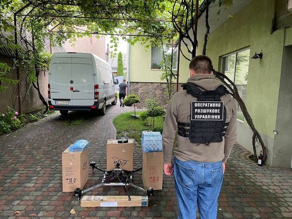 Масштабна партія контрабанди: на Закарпатті вилучили дрон та безакцизний тютюн