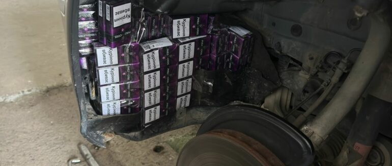 Понад півтисячі пачок контрабандних сигарет: на кордоні затримали закарпатця