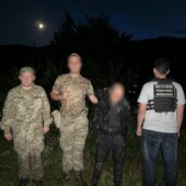 Поблизу кордону зі Словаччиною з пострілами затримували ухилянтів