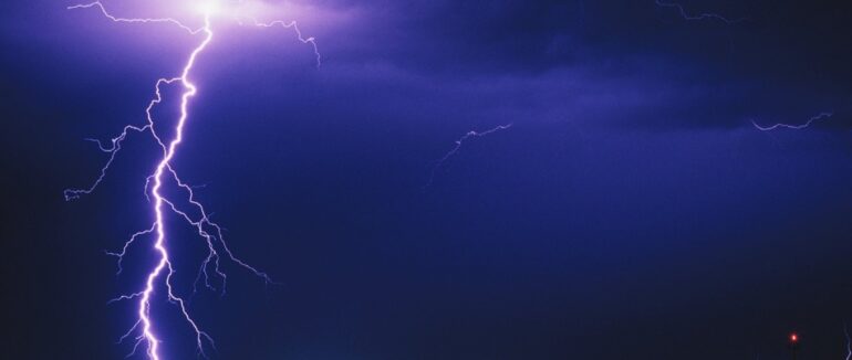 Ввечері Закарпатську область накриють грози