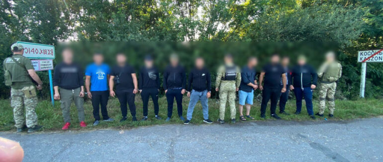 На Закарпатті прикордонники затримали 15 ухилянтів-утікачів