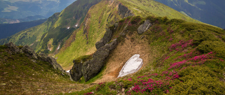 На Закарпатті під час проходження туристичних маршрутів заблукали двоє туристів