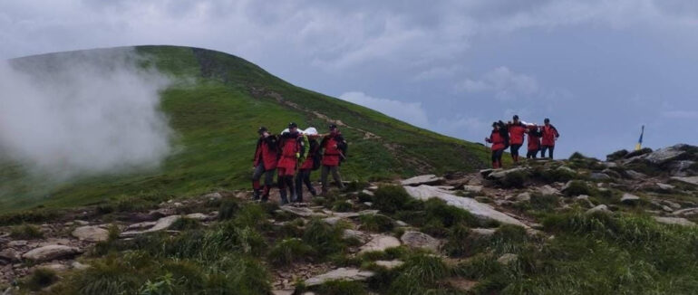 На Говерлі блискавка вбила чоловіка та 11-річну дитину (ВІДЕО)