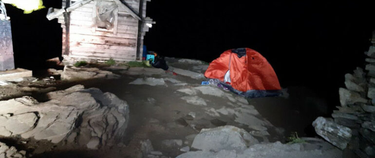 На горі Петрос на Рахівщині рятувальники надали допомогу двом неповнолітнім туристкам з Київщини