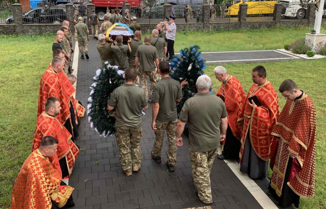 У Сваляві провели в останню дорогу полеглого Героя Олександра Кисильова