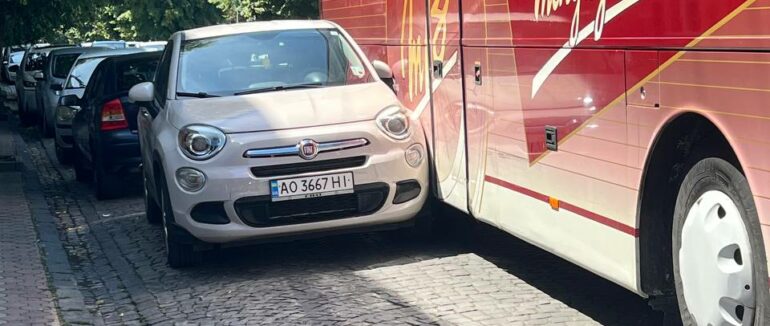 У центрі Мукачева трапилася ДТП: рух ускладнено