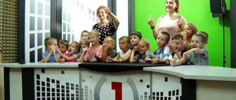В гостях у медіа: випускники дитячого садочка «Kid’s school» вперше на ТБ, радіо і «ДВС» (ВІДЕО)