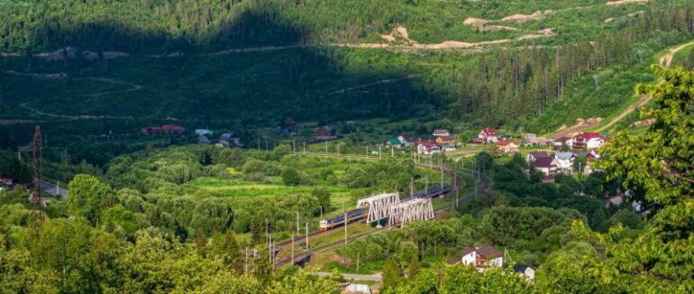 Укрзалізниця запустила додатковий регіональний потяг зі Львова до Мукачева