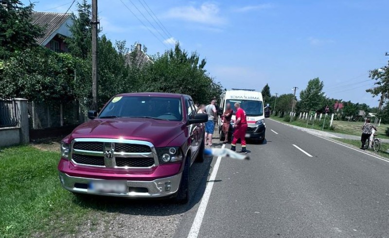 Смертельна ДТП на Ужгородщині: під колесами автівки загинув пішохід