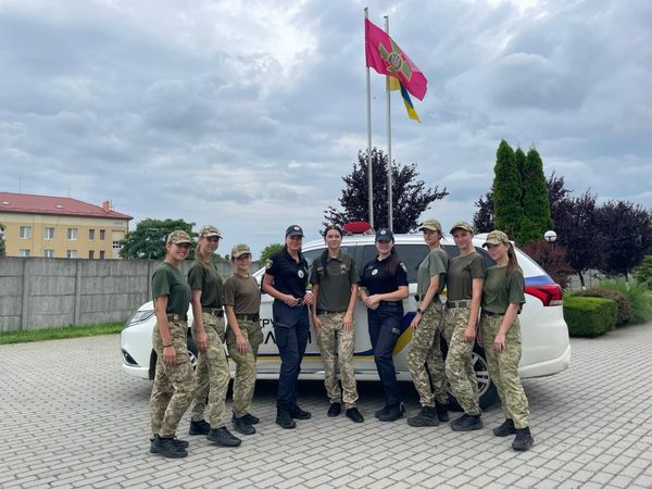 Заняття для прикордонників: поліцейські провели тренінг для військовослужбовців Чопського загону (ФОТО)