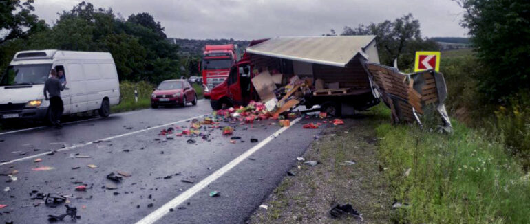 Фото з місяця ДТП на Мукачівщині у якій постраждав чоловік (ФОТО)
