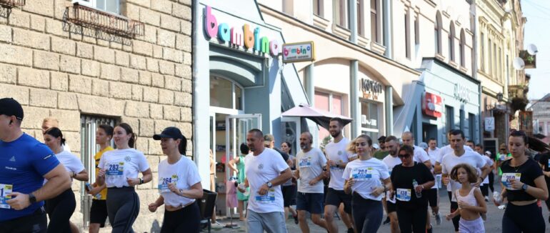 Близько пів тисячі закарпатців узяли участь у патріотичному забігу «Шаную воїнів, біжу за героїв України»