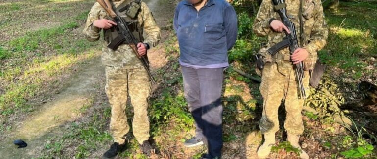 Поблизу Ужгорода затримали порушника, який двічі намагався втекти від прикордонників