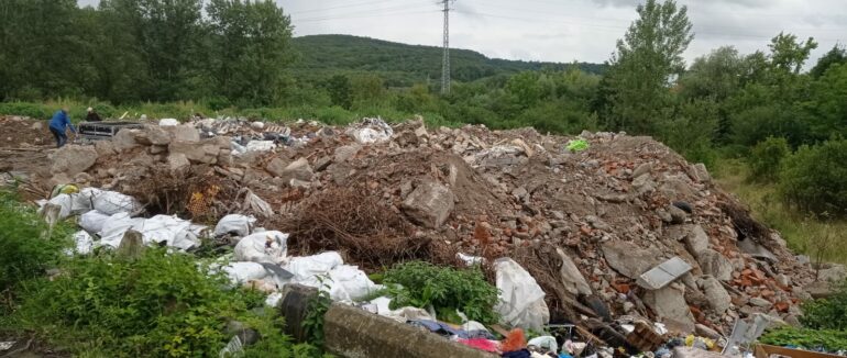 На околиці м. Ужгорода виявили несанкціоновані сміттєзвалища