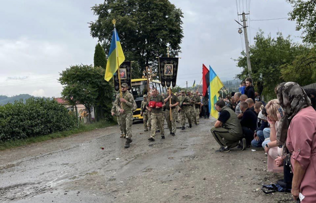 Рахівщина навколішки провела в останню дорогу Героя Павла Тулайдана