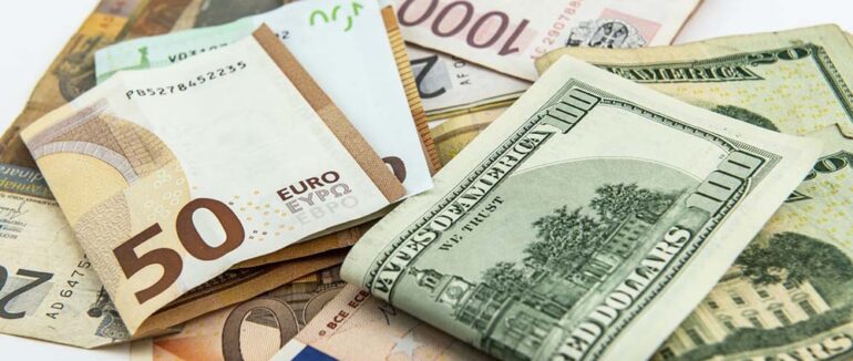 В Україні планують скасувати фіксований курс долара: що відомо