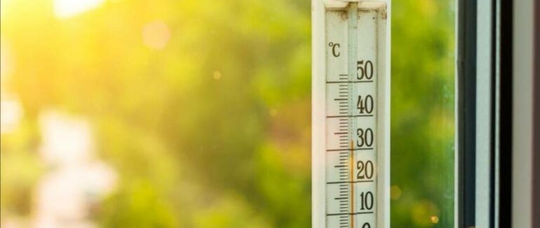 Стовпчики термометрів зашкалюють: як вберегтися під час аномальної спеки