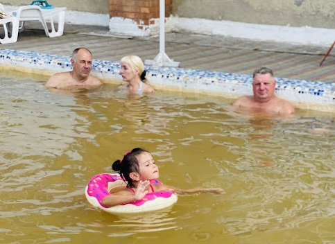 На вихідних у Берегові в термальному басейні загинув чоловік