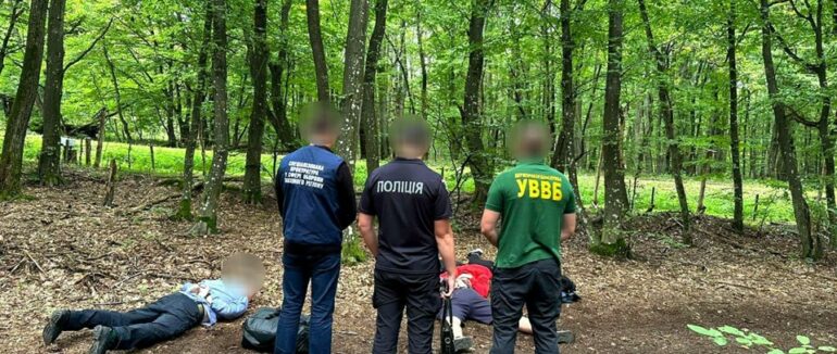 Гроші за «злив» інформації: на Закарпатті затримали організатора схеми, який намагався підкупити прикордонника