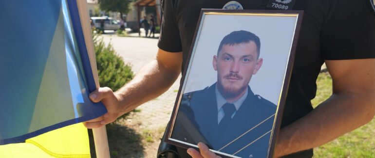 У Мукачеві попрощалися з полеглим Героєм з Маріуполя Миколою Філіповим