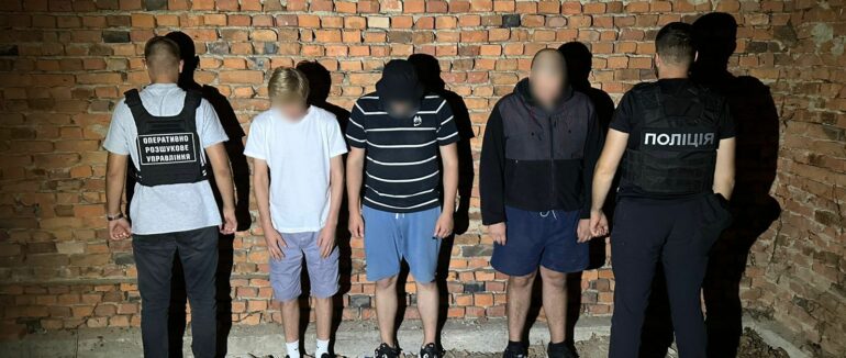 На Закарпатті викрили ділків, які переправляли військовозобов’язаних через кордон